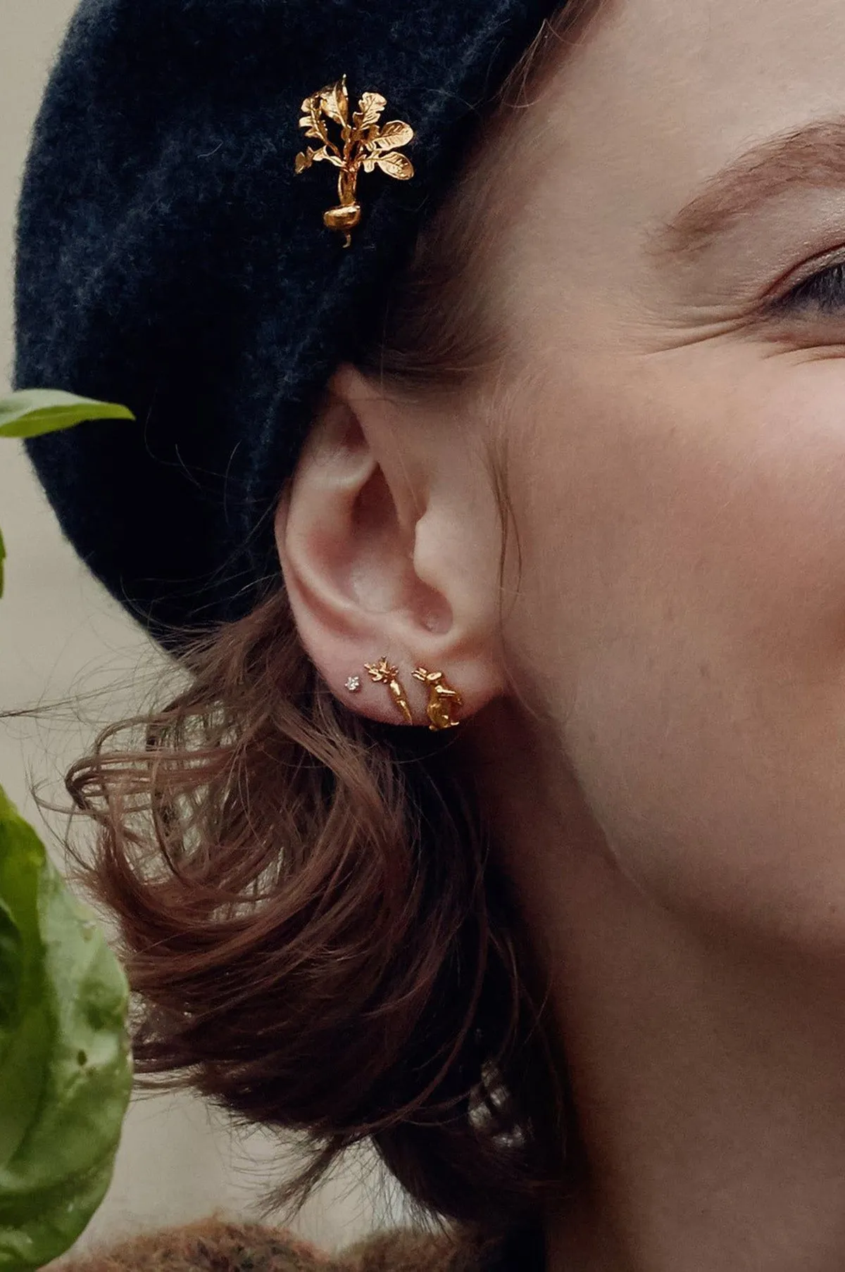 Rabbit & Carrot Asymmetric Earrings Gold